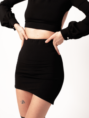 Asimetrična mini suknja